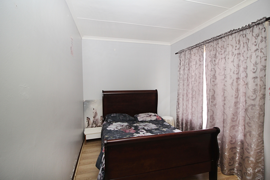 2 Bedroom Property for Sale in Heiderand Western Cape